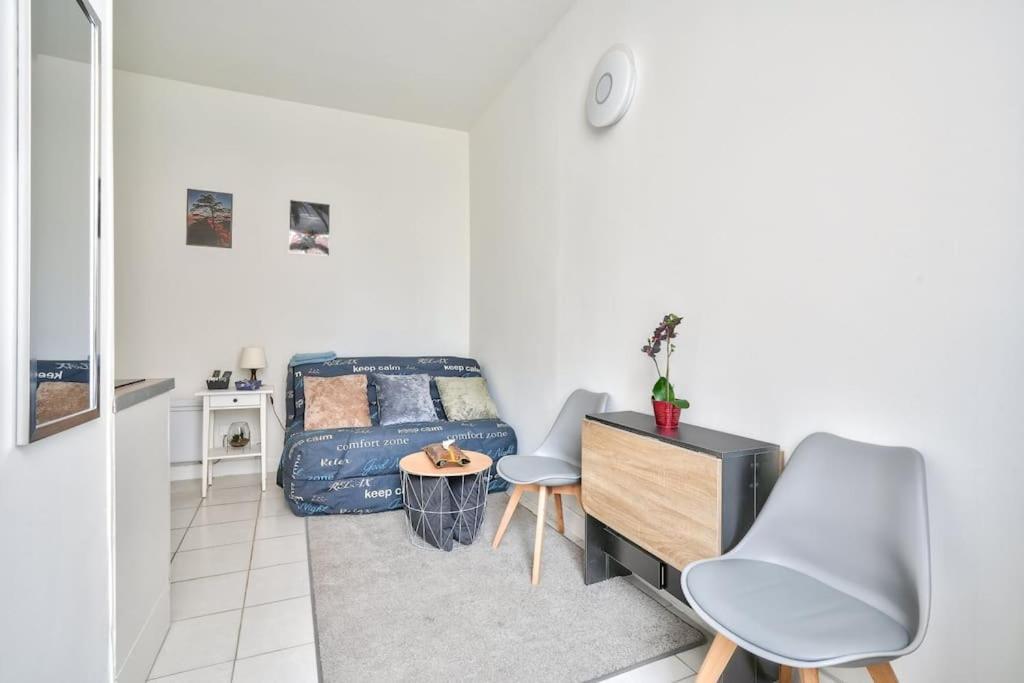 Magnificent Studio Near Paris Clichy Kültér fotó