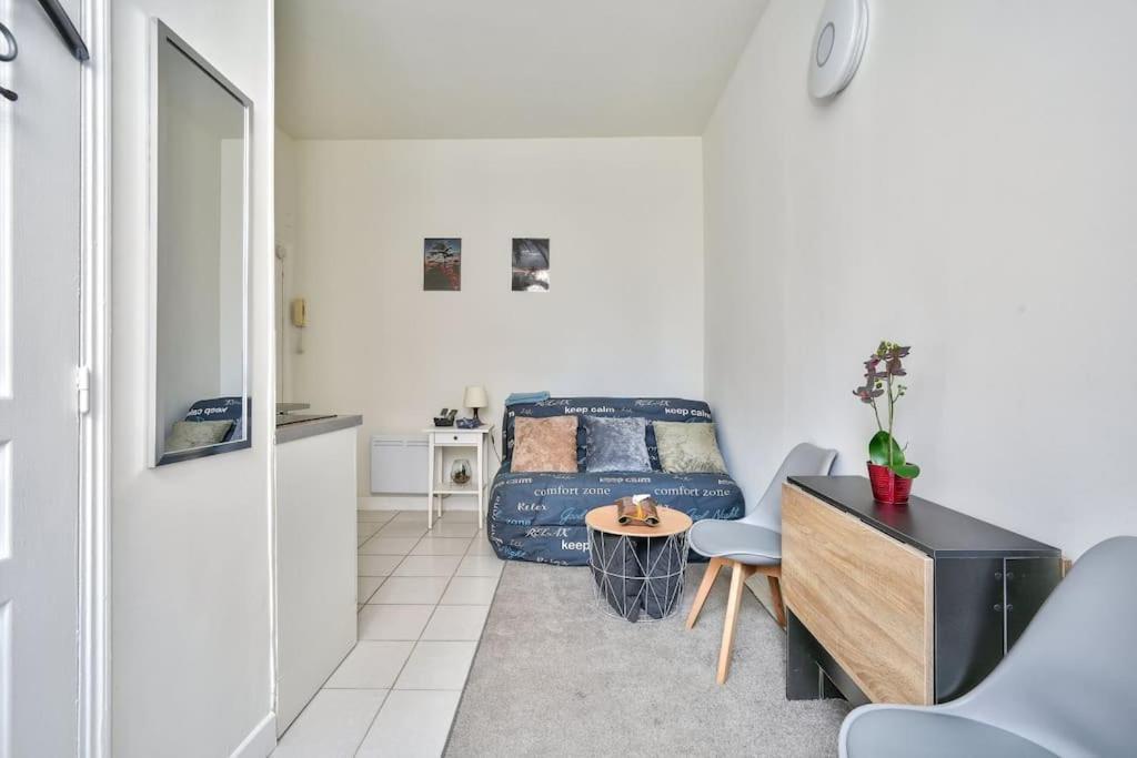 Magnificent Studio Near Paris Clichy Kültér fotó